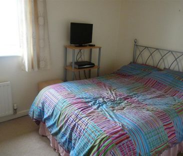 2 bedroom House To Let - Photo 2