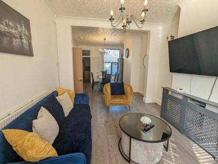 1 bedroom in a house share to rent - Photo 3