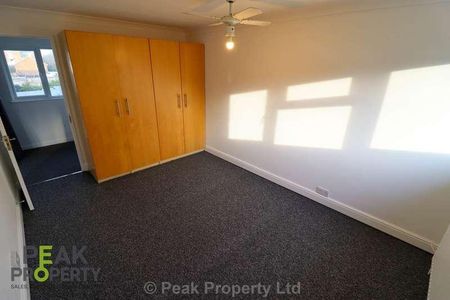 Writtle Walk, Basildon, SS14 - Photo 3