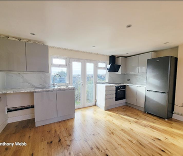 3 bedroom flat to rent - Photo 5