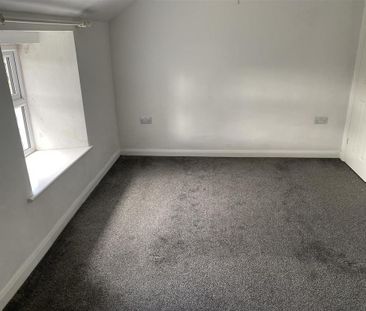 2 bedroom semi-detached house to rent - Photo 2