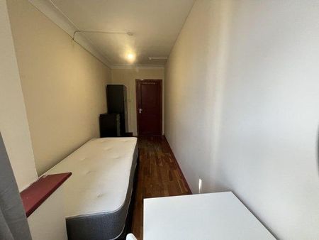 7 bedroom flat to rent - Photo 2