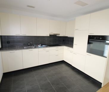 Moderne 3.5-Zimmerwohnung mit Balkon - Photo 6