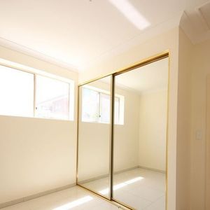 Conveniently located - Photo 2