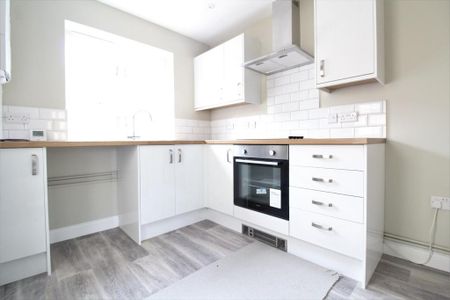 2 bedroom townhouse to rent - Photo 4