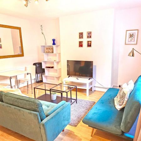 2 bedroom flat to rent - Photo 3