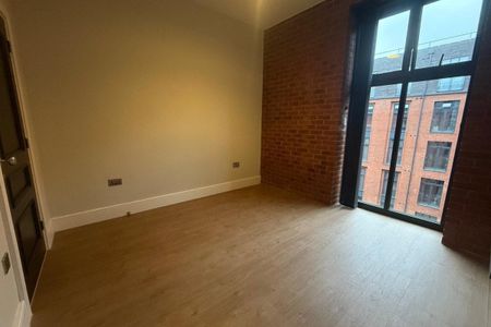 Falcon Street - Photo 5