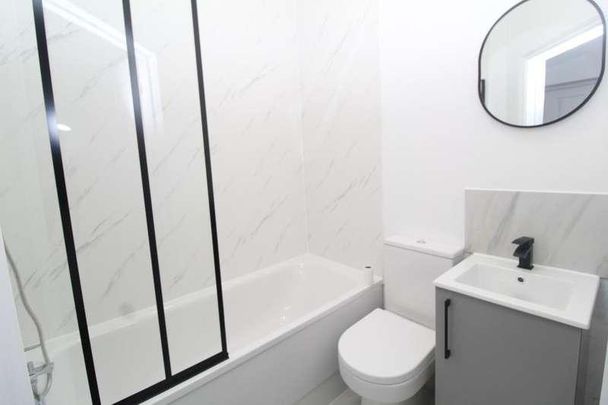 Pleasant Row, Gillingham, ME7 - Photo 1