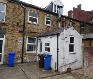 3 bedroom terraced house to rent - Photo 2