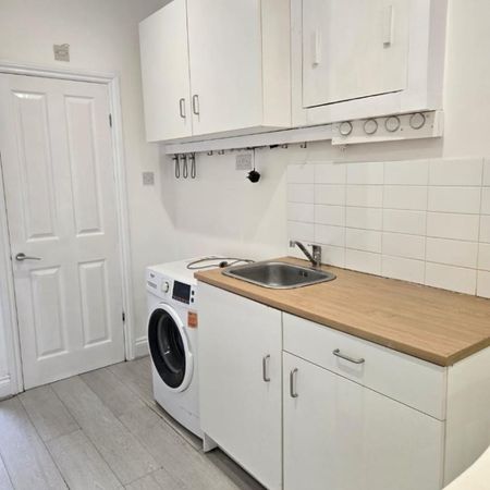 1 bedroom Property To Let Total Size: 1113 SQ FT - Photo 4