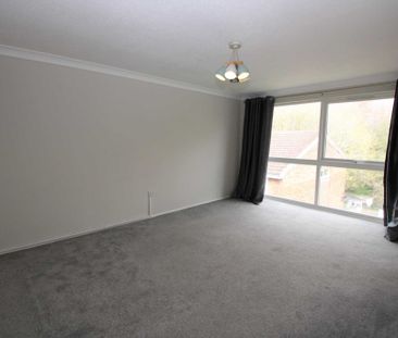 2 bed Flat for rent - Photo 5