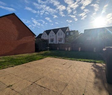 4 bedroom detached house to rent - Photo 5