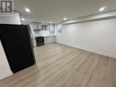 79 CEDARHOLME AVENUE - Photo 2