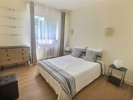 Location Appartement 2 pièces 47m² - Photo 3