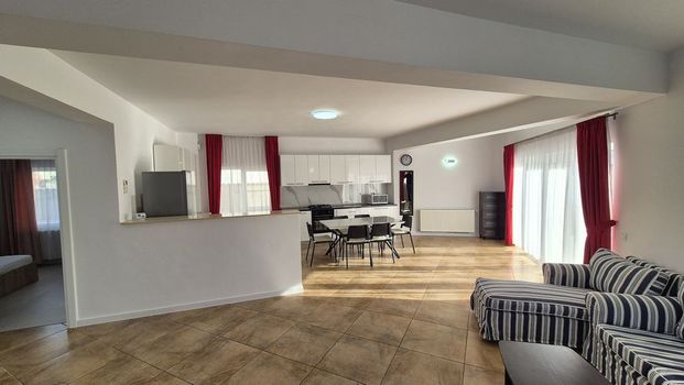 Casă cu 5 camere, 220 mp, teren 500 mp – Prelungirea G... - Fotografie 1