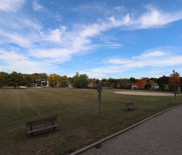 For Lease - 130 Mayfield Drive, Oakville, Ontario - Photo 3