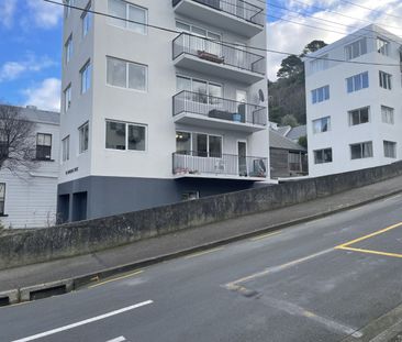 Bright & Secure 2-Bedroom Apartment with Balcony and Garage – Unbea... - Photo 6