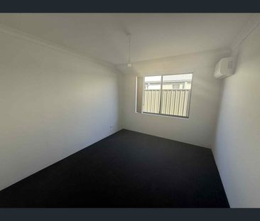 12 Rosegum Pass, Baldivis, WA 6171 - Photo 2