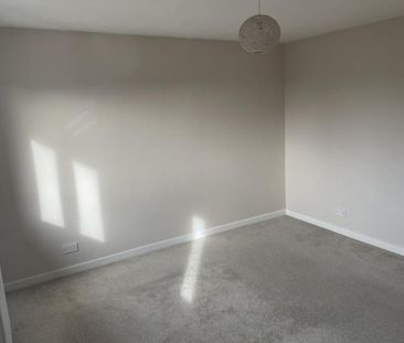 2 bedroom semi-detached house to rent - Photo 5