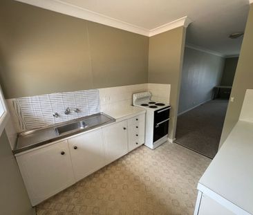Freshly Painted 2-Bedroom Unit in a Quiet, Quality Neighbourhood - Photo 1