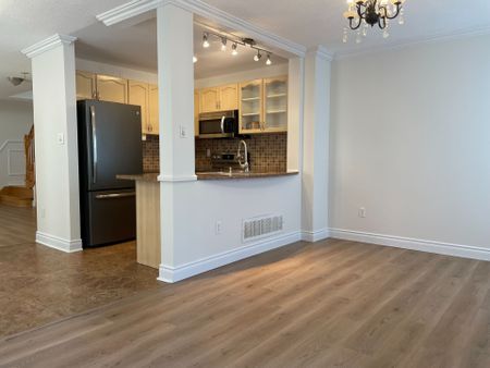 For Lease - 123 Foxfield Crescent, Vaughan, Ontario - Photo 2