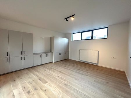 Volledig gerenoveerd duplex-appartement met 3 ruime slaapkamers te centrum Tielt! - Foto 4