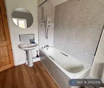 2 bedroom semi-detached house to rent - Photo 6