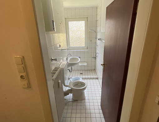 wir renovieren für Sie! kleine 4-Zimmer-Wohnung in Mönchengladbach Mülfort - Photo 1