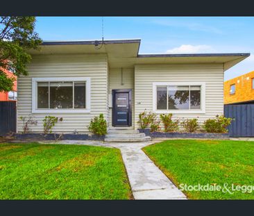 Close to Town - Photo 4