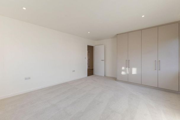 3 bedroom flat to rent - Photo 1