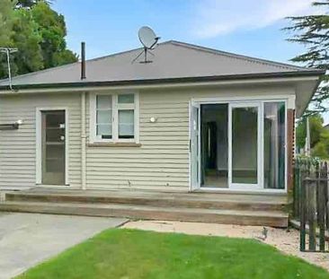 Warm, Cosy Three Bedroom Home - Photo 3