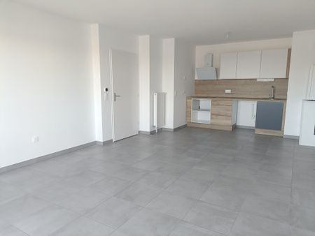 Location Appartement 2 pièces 57m² TINQUEUX 51430 - Photo 5