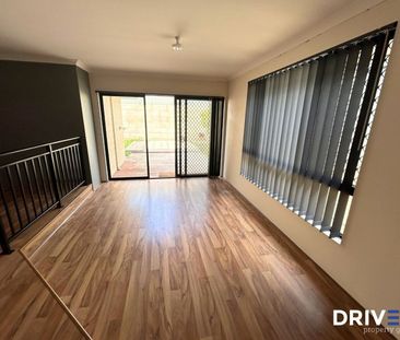 Spacious Family Home Close to Schools and the Beach - Photo 3