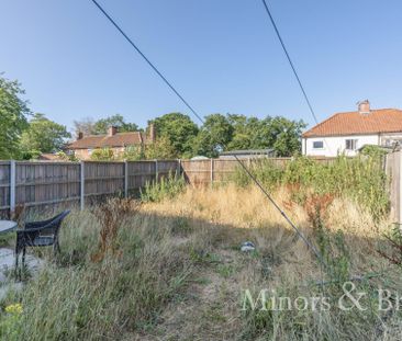 Sutton Crescent, Freethorpe - Photo 3