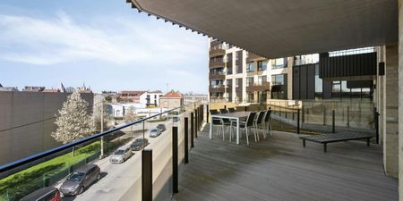 Appartement te huur in Veurne voor € 900 met 2 slaapkamers - Photo 2