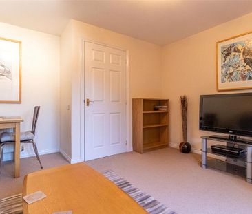 3 bedroom end of terrace house to rent - Photo 1