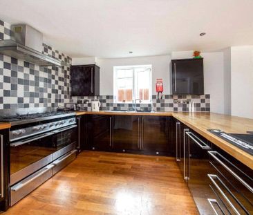 1 bedroom in a house share to rent - Photo 5