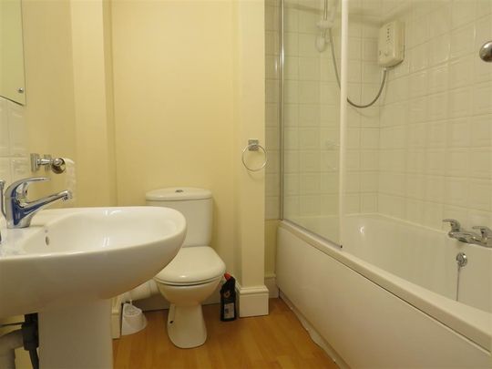 Victoria Street - Photo 1