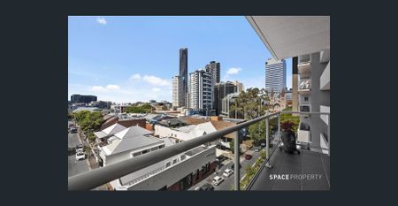 Stylish and Modern Living in the Heart of Spring Hill - Photo 3