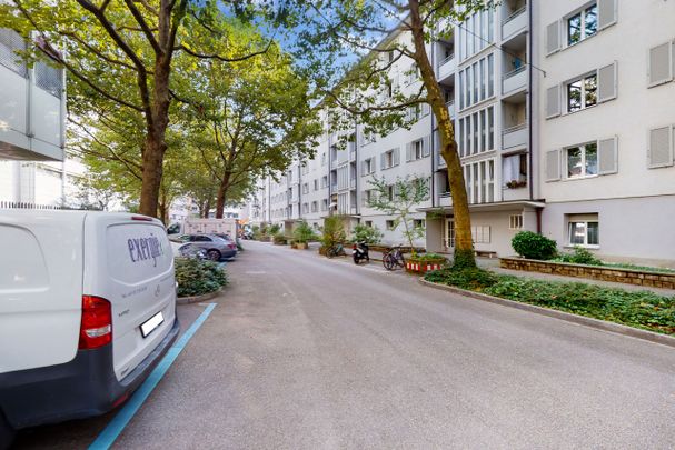 Living at the Messeplatz - Photo 1