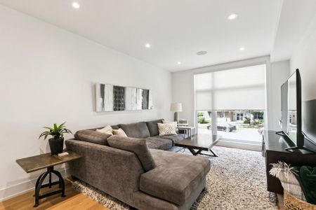 For Lease - 1040 Enola Avenue, Mississauga, Ontario - Photo 3