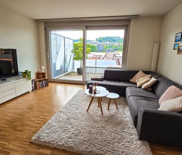 BEFRISTET: 01.12 - 31.03.27: Geräumige 4.5-Zimmer-Wohnung mit Balkon und schöner Aussicht in Luzern - Photo 3