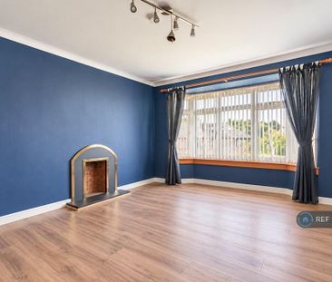 3 bedroom flat to rent - Photo 2