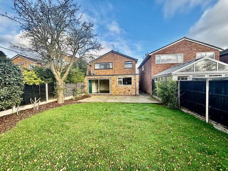 4 bedroom detached house to rent - Photo 5