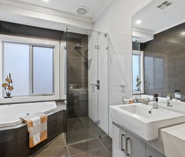 38B Bundeera Road, Caulfield South VIC 3162 - House For Rent | Domain - Photo 1