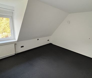 Gemütlich und gepflegt im Dachgeschoss! 2-Zimmer-Mietwohnung - Photo 1