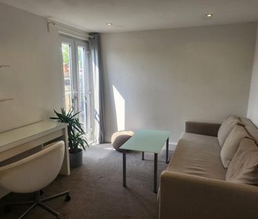 1 bedroom flat to rent - Photo 2