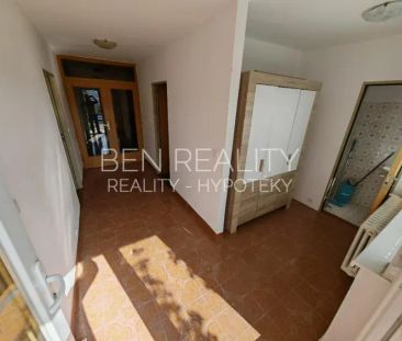 Pronájem bytu 1+1 + pokoj nebo úložná místnost + garáž, zahrada Zlí... - Photo 2