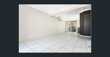 Two storey living with a pool in the complex! - Photo 3