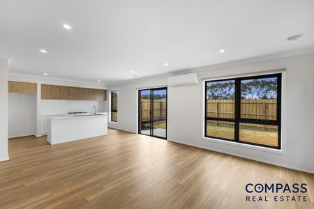 13 Buttercup Crescent, Armstrong Creek VIC 3217 - House For Rent | Domain - Photo 3